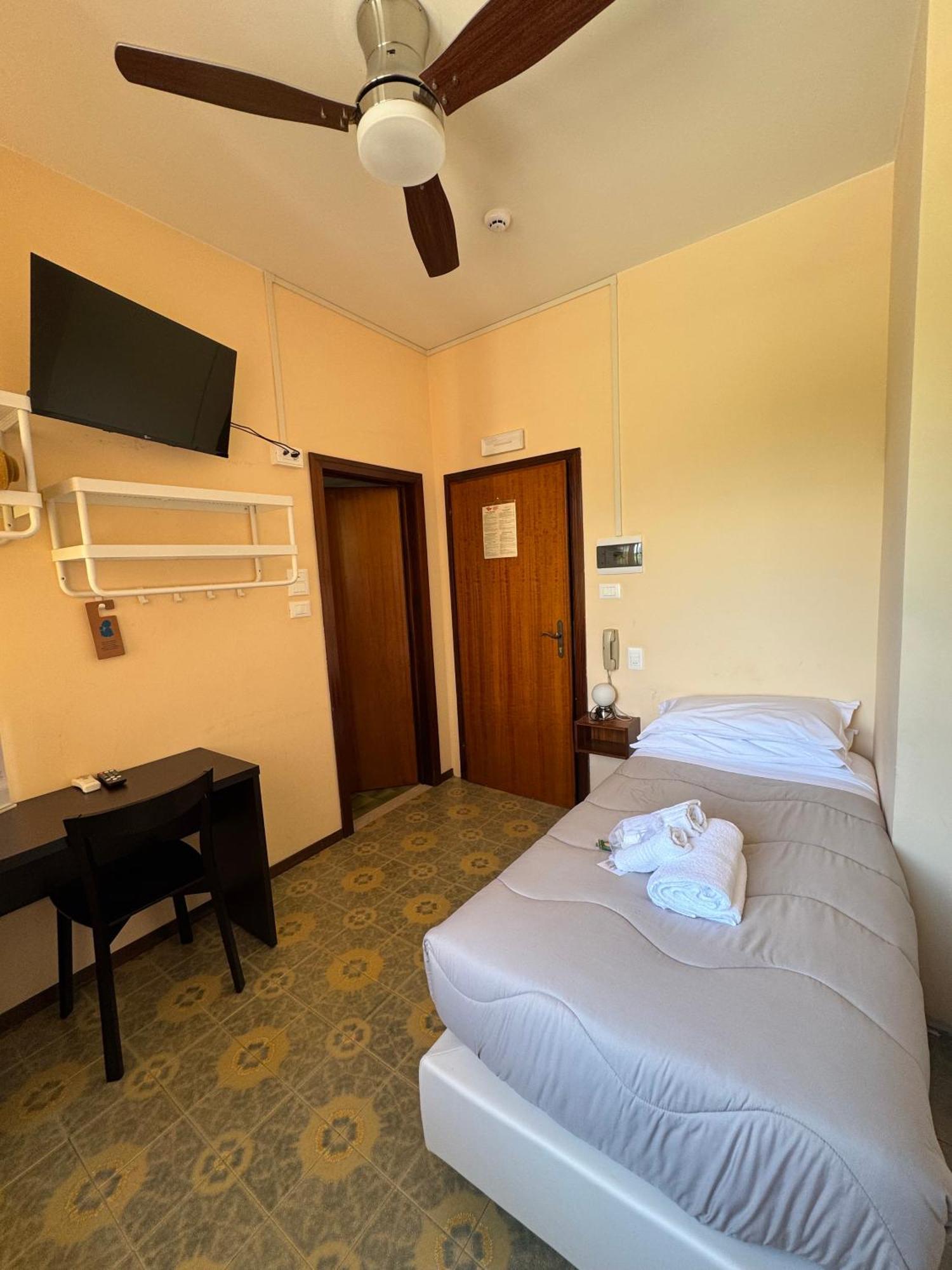 Hotel Diana Riva del Garda Exterior foto